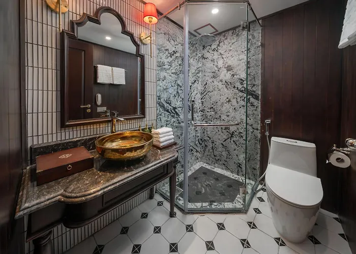 Indochine Grand Lan Ha Bay