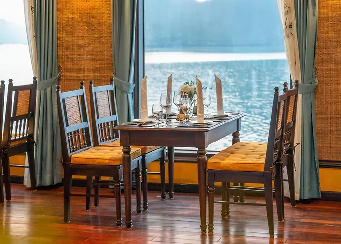 Indochine Grand Lan Ha Bay  5*