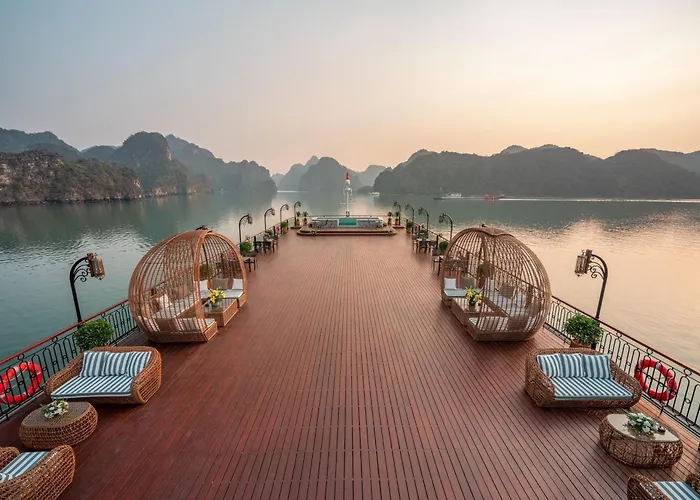 Indochine Grand Lan Ha Bay