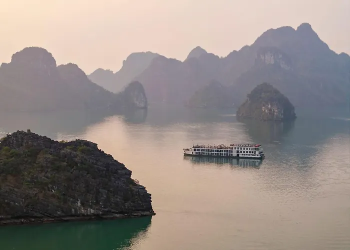  Indochine Grand Lan Ha Bay