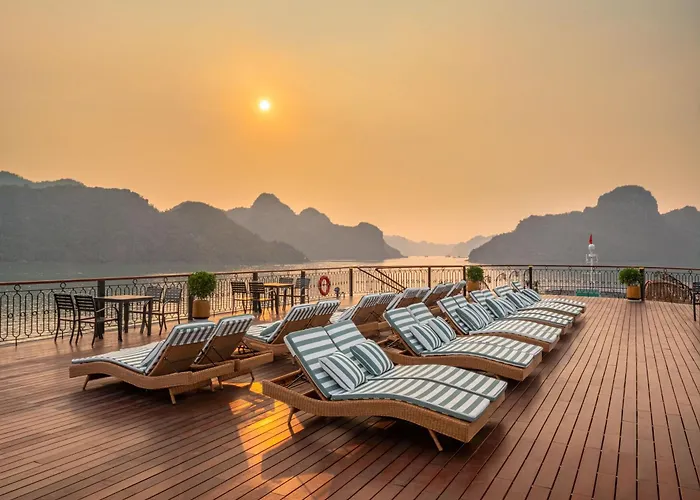 Indochine Grand Lan Ha Bay  5*